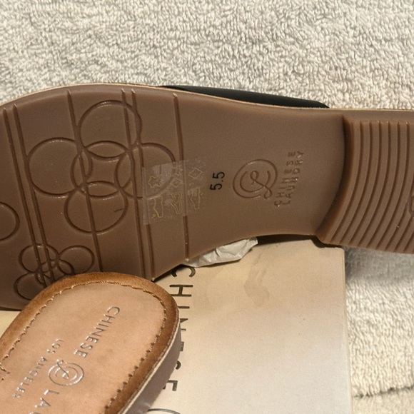 Women's Chinese Laundry Gemmy Slide
Sandal, Size 5.5 M - Black - Picture 14 of 14